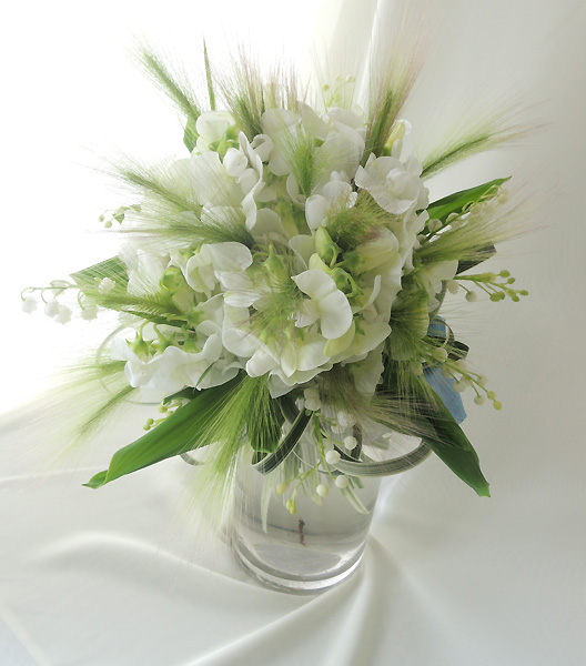 スズランとスイトピーのホワイトブーケ はなどんやマガジン