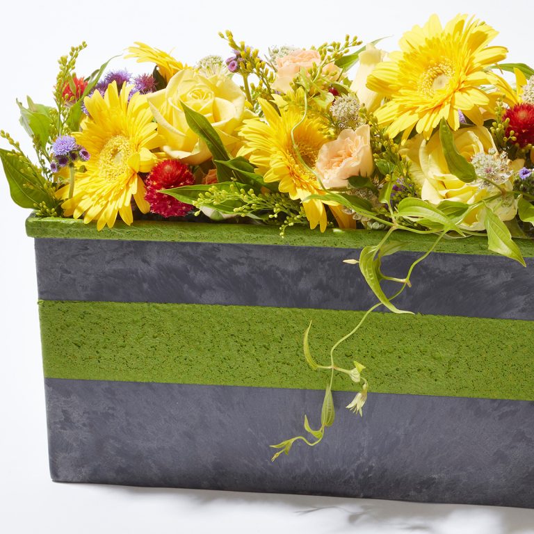 オアシス社の自信作！お花用カラースプレーJust for flowersをはなどんやスタッフが使ってみました！ はなどんやマガジン