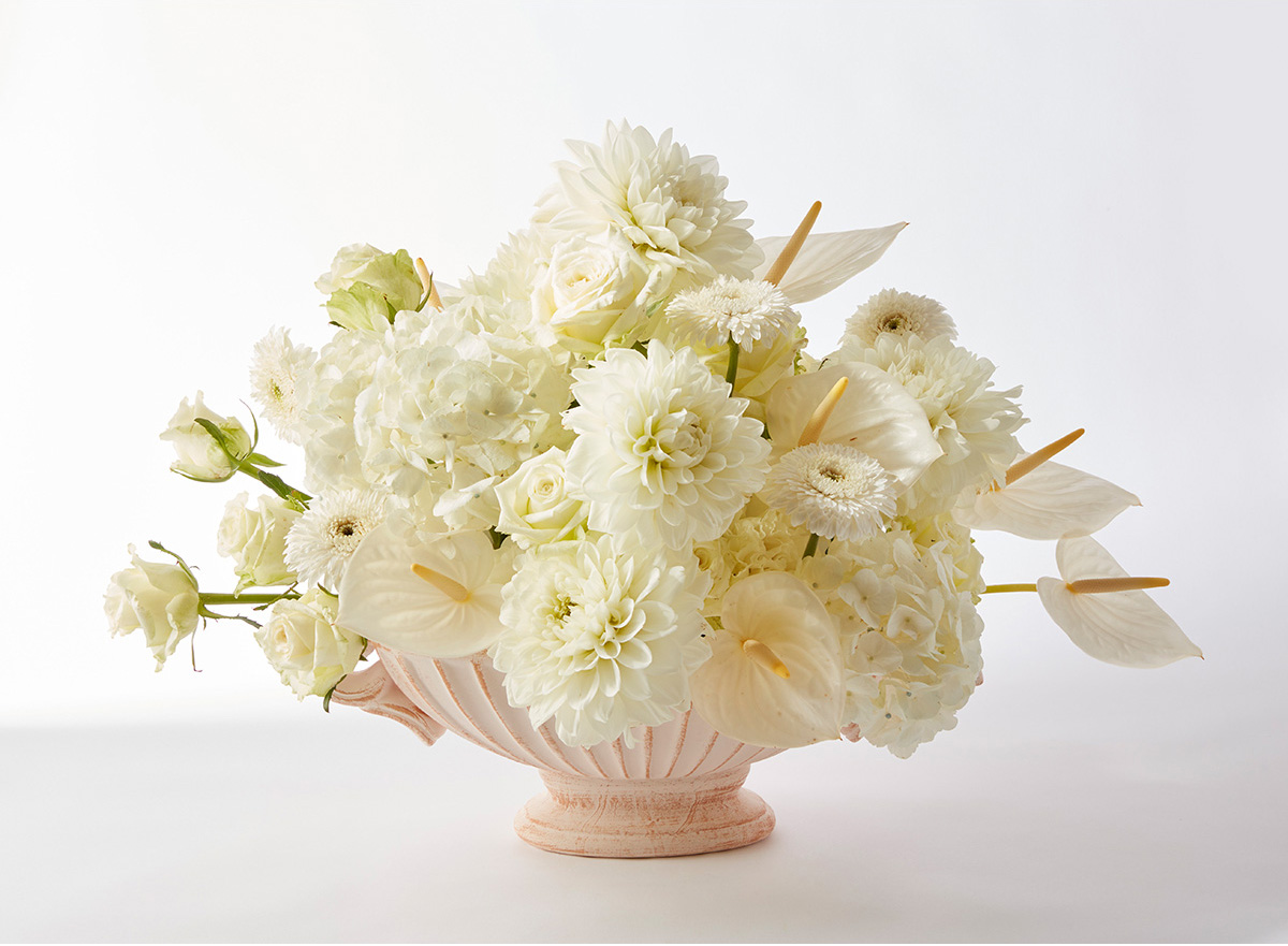 オアシス社の自信作！お花用カラースプレーJust for flowersをはなどんやスタッフが使ってみました！ はなどんやマガジン