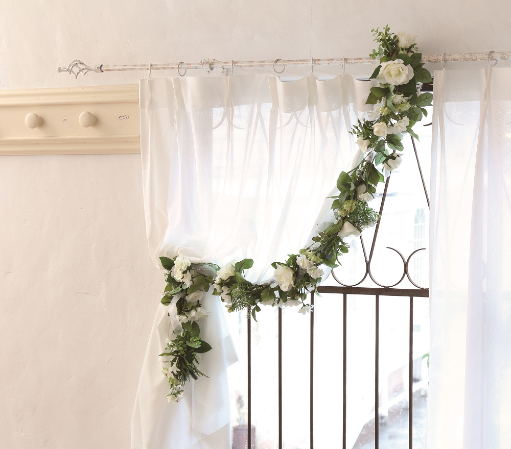 造花アレンジ紹介 ホワイトローズのブライダルガーランド はなどんやマガジン