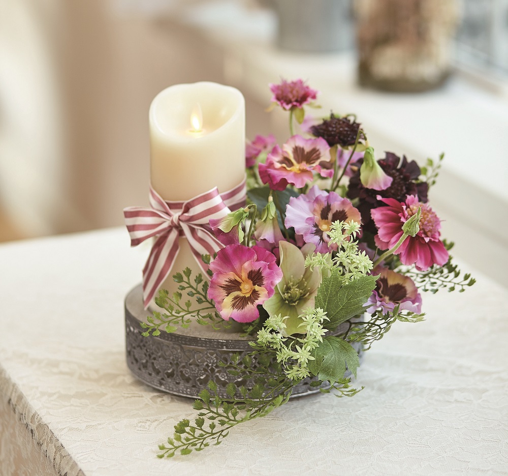 造花アレンジ紹介 レディ色パンジーのキャンドルアレンジ はなどんやマガジン