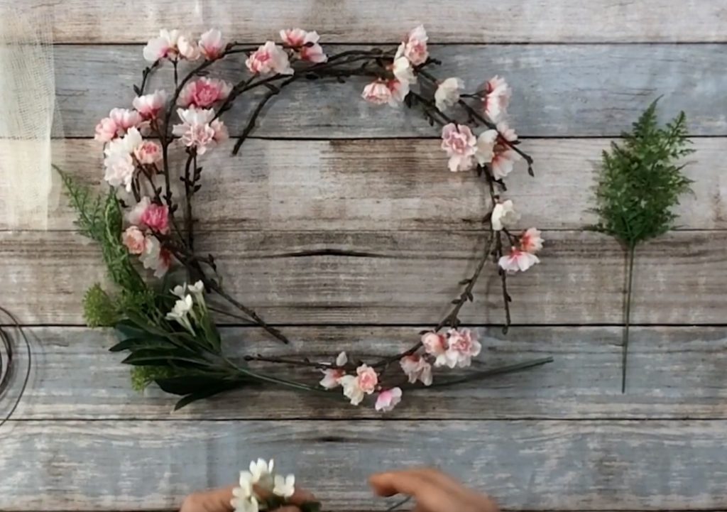 動画】造花キットで楽しむ3WAY☆桜のスワッグ・ハンギング・リースの作り方！ | はなどんやマガジン