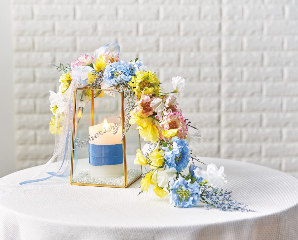 造花アレンジ紹介 スカビオサ スイートピーのフリルガーランド はなどんやマガジン