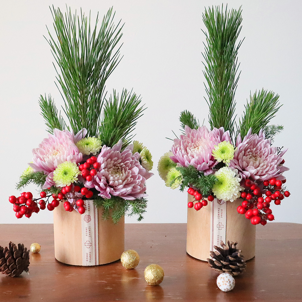 伝統的な門松 竹と花のアレンジメント ストア・エキスプレス 門松 正月飾り 造花 門松作り_牡丹竹門松
