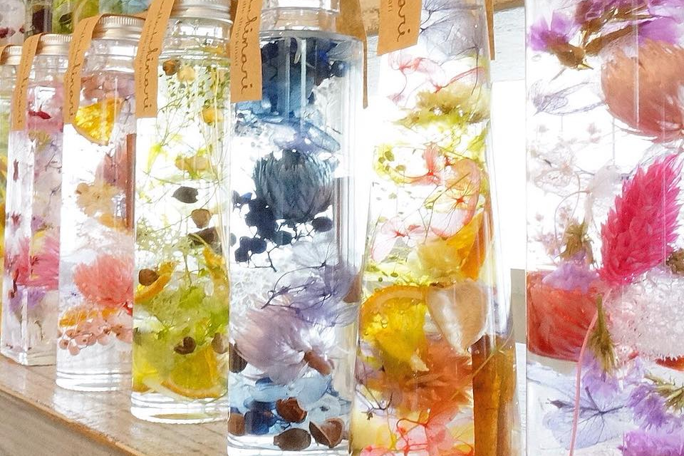 ハーバリウム （瓶の中の小さな森～檜原村の草花でハーバリウム