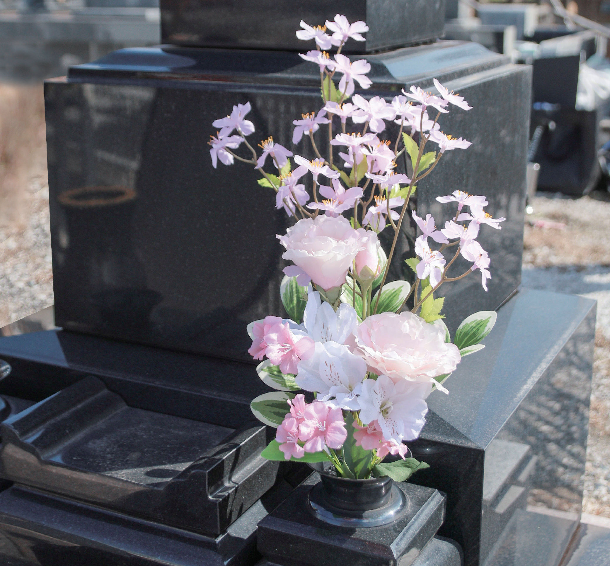 桜で春の訪れを感じる花束